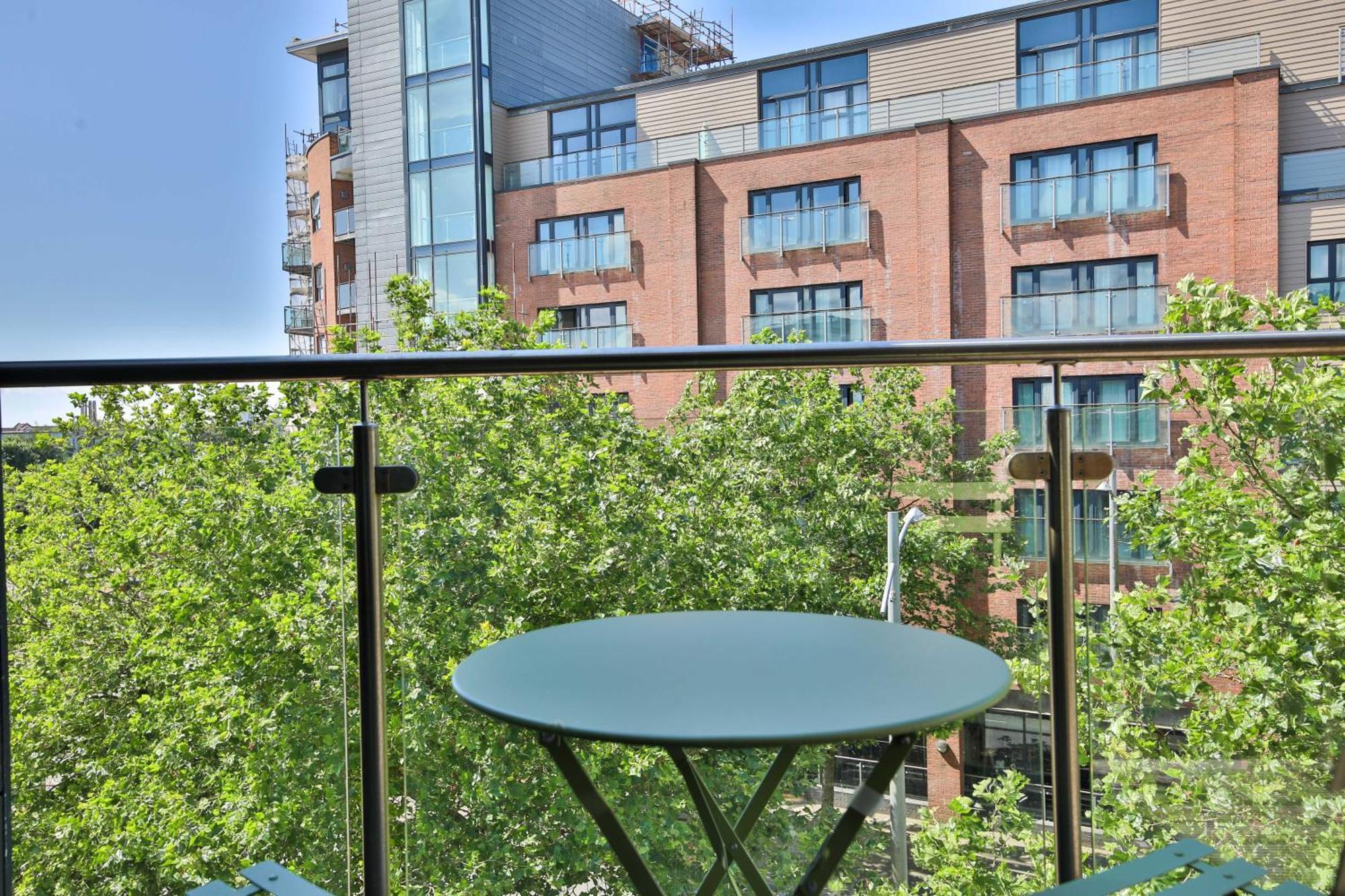 Princess Lofts City Centre Studios With Nespresso Coffee Machines & New Fast Wifi By Stayright Swansea Exterior photo